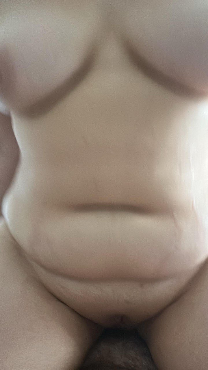 Midlands webslut Chloe showing her amateur girlfriend body to strangers 1