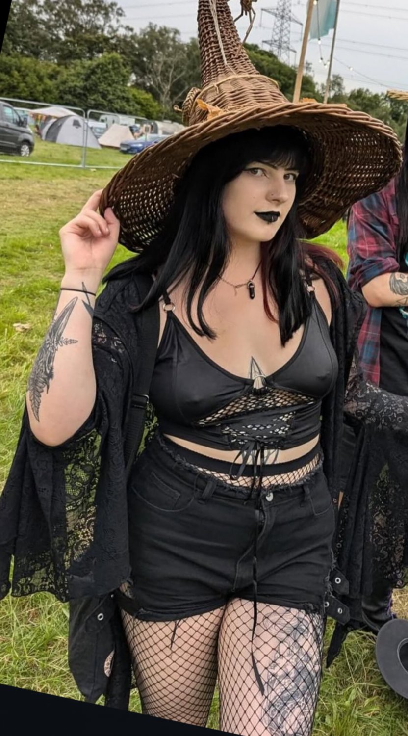 Chat pic saves that made me goon hard all night long with slutty wives 1