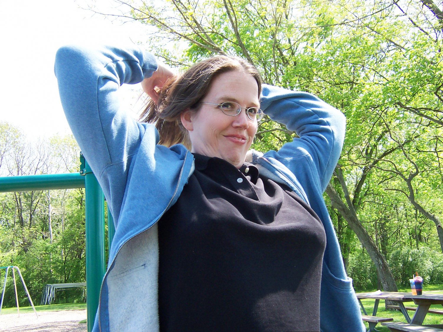 Mature webslut flaunts her big ass and irresistible sexy face begging for attention 4