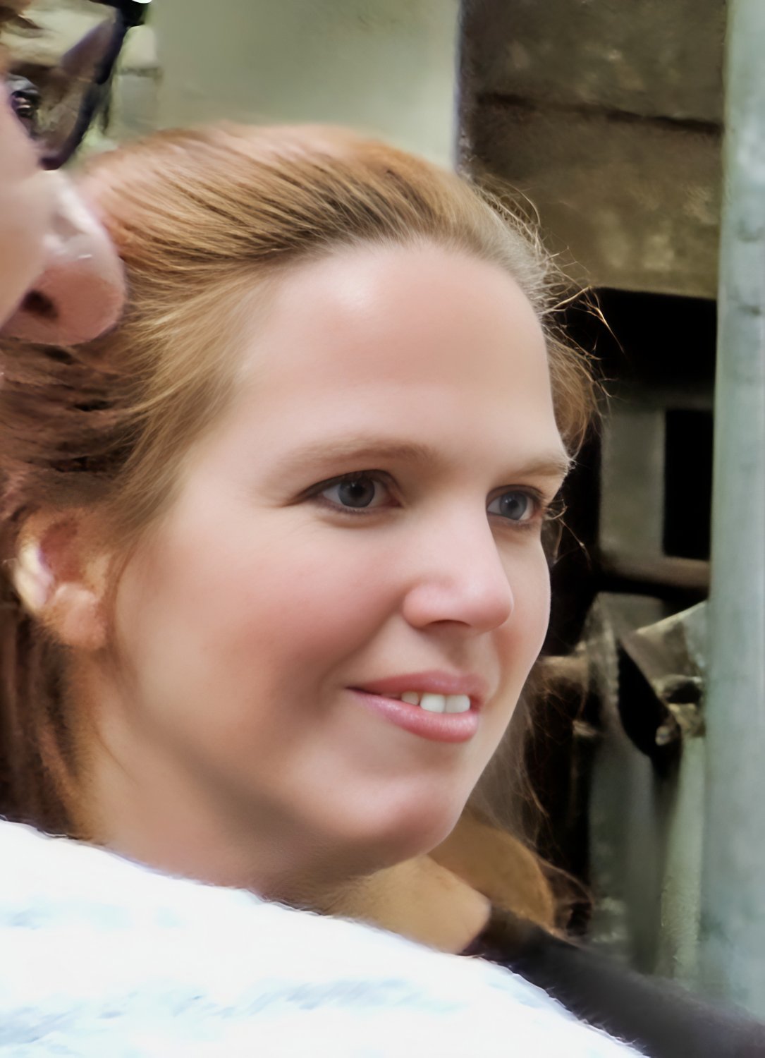 Mature webslut flaunts her big ass and irresistible sexy face begging for attention 12