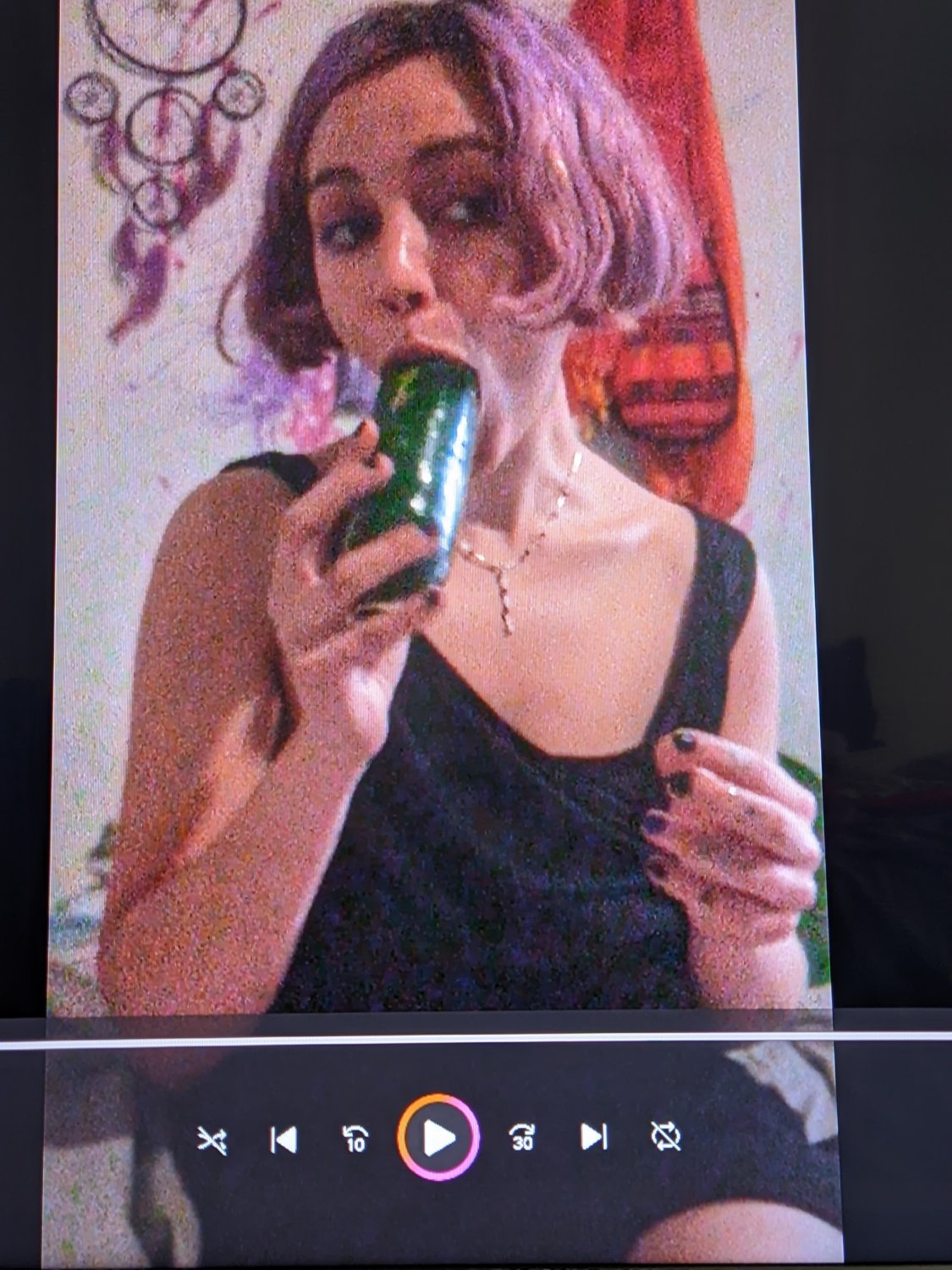 バスティー・アルゼンチン・ビューティー・ビオレタ・ショウズ・オフ・ハー・マッシブ・ナチュラル・ティッツ 4