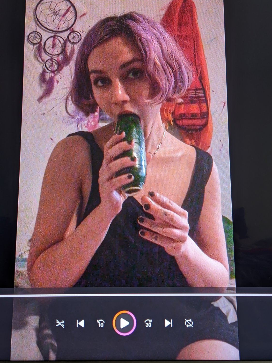 バスティー・アルゼンチン・ビューティー・ビオレタ・ショウズ・オフ・ハー・マッシブ・ナチュラル・ティッツ 5