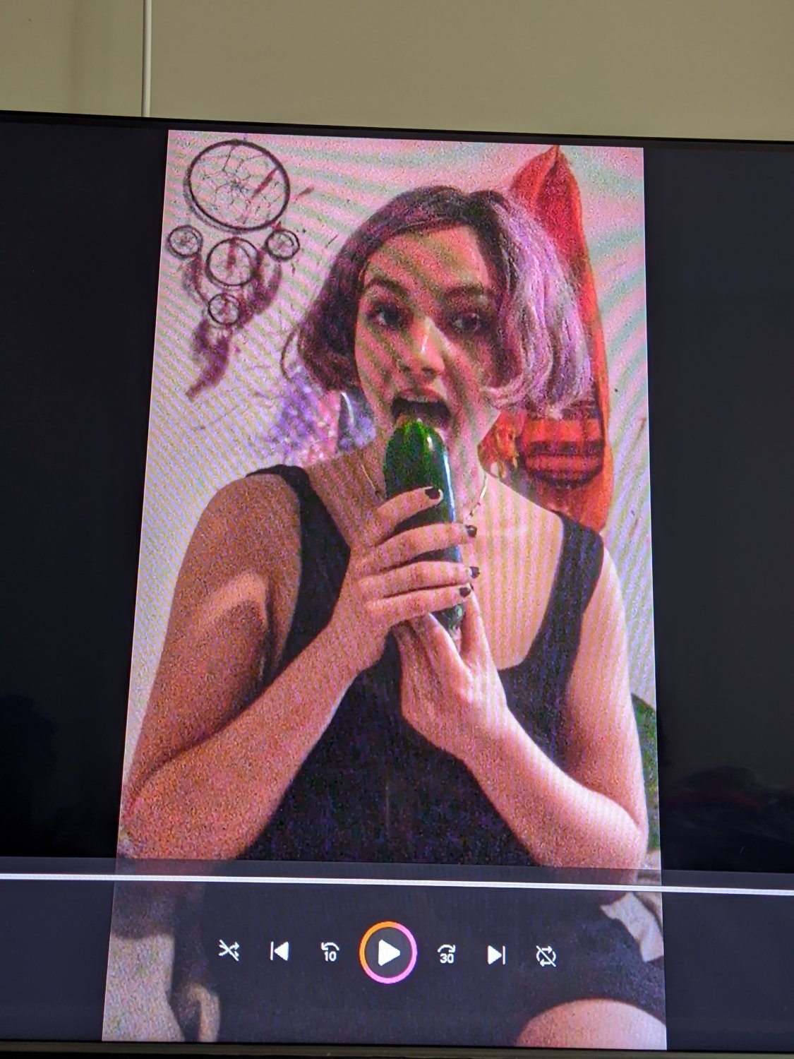 バスティー・アルゼンチン・ビューティー・ビオレタ・ショウズ・オフ・ハー・マッシブ・ナチュラル・ティッツ 8