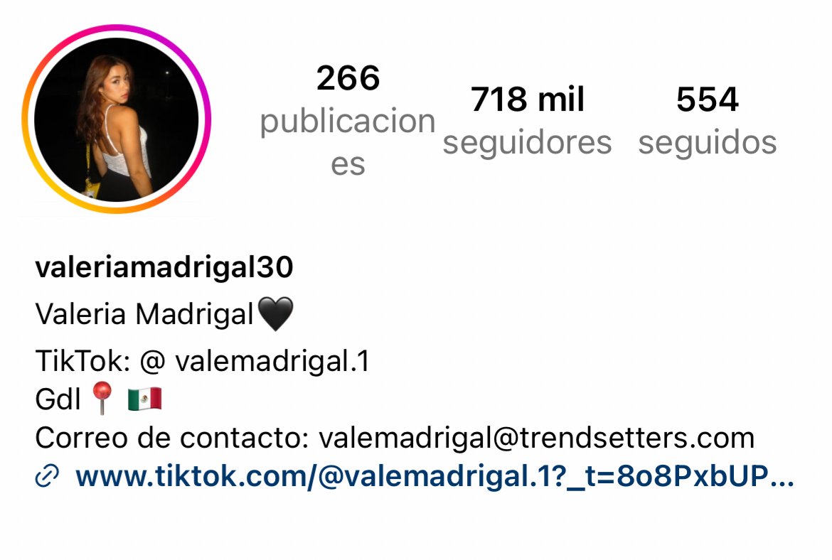 ヤング・ベイブ・バレリア・マドリガル・ショウズ・オフ・ハー・タイト・アス・アンド・フラーティー・ムーブス 1