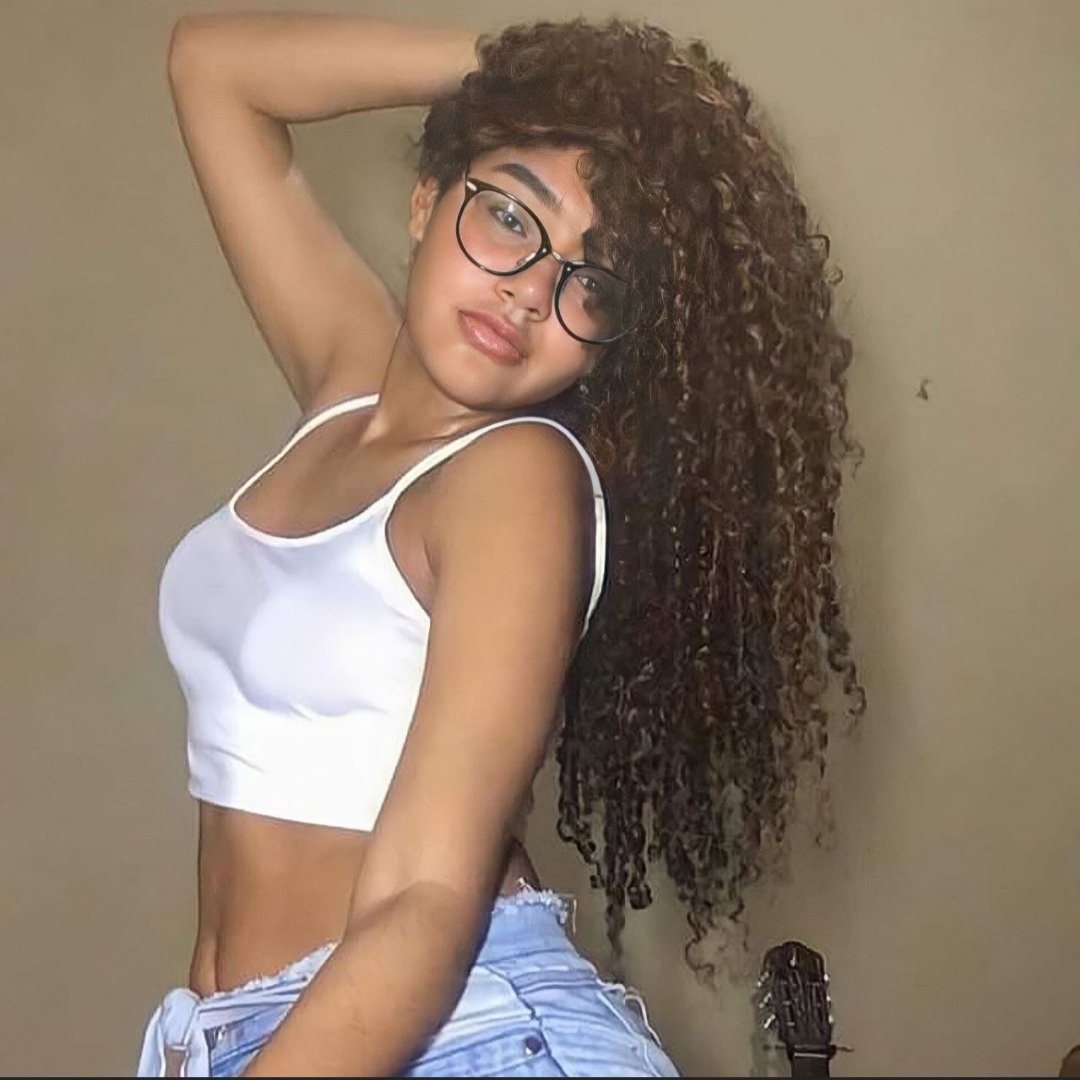 Vazado da novinha cacheada safada 3