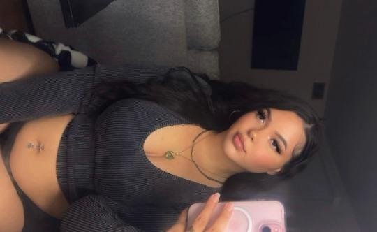 カービー・26イヤー・オールド・ラティーナ・エスコート・オファーズ・ア・ワイルド・ライド・イン・シャーマン・オークス・アンド・ノーホー 2