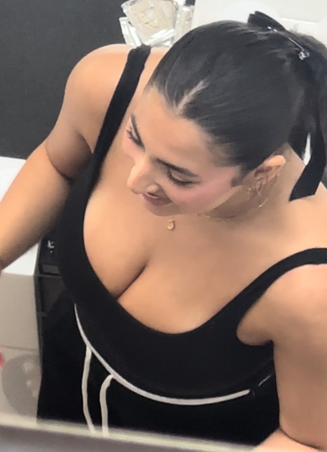 Busty Latina Mall Worker Flashes Her Massive Cleavage In Public 2