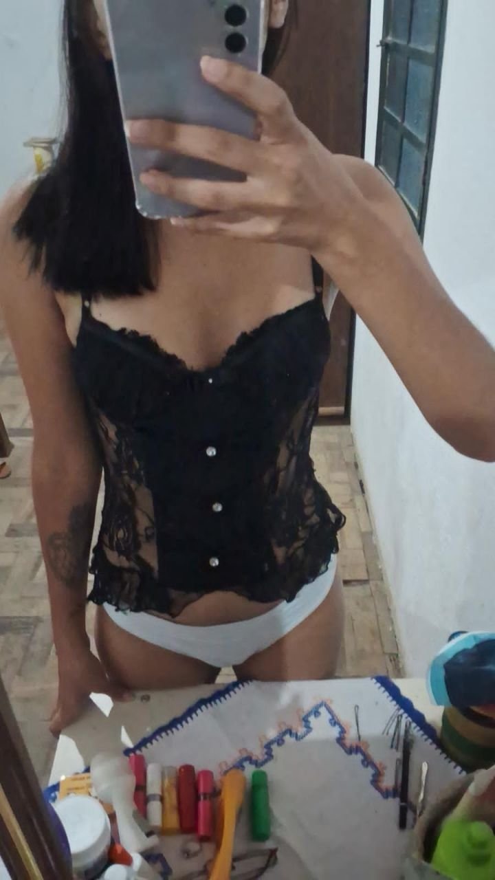 Horny Little Novinha Gets Caught Showing Off Her Wet Pussy 5