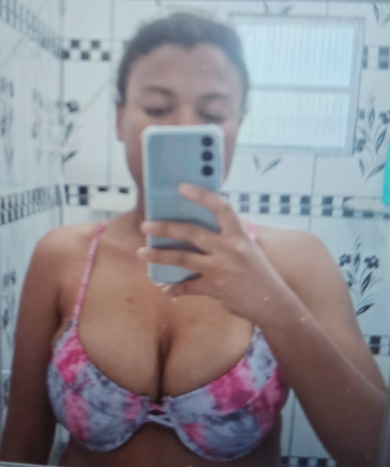 Busty Ebony Babe Flaunts Her Perfect Tits And Wild Curves 1