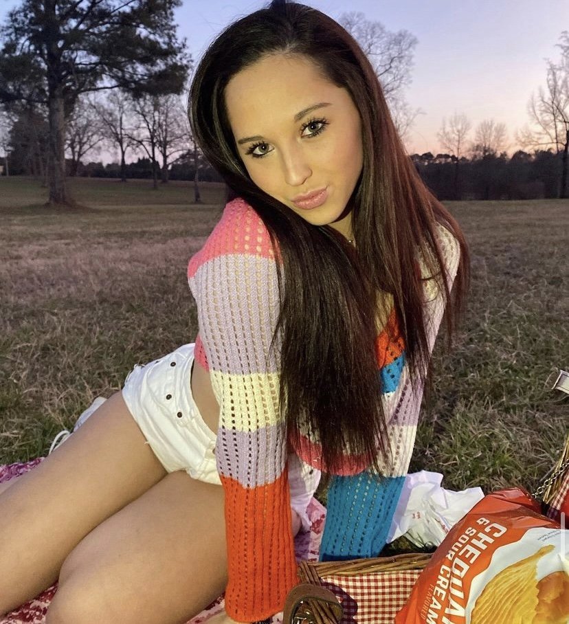 Terrific Plush Sugar Babe Makes You Lose Control With Her Curves 12