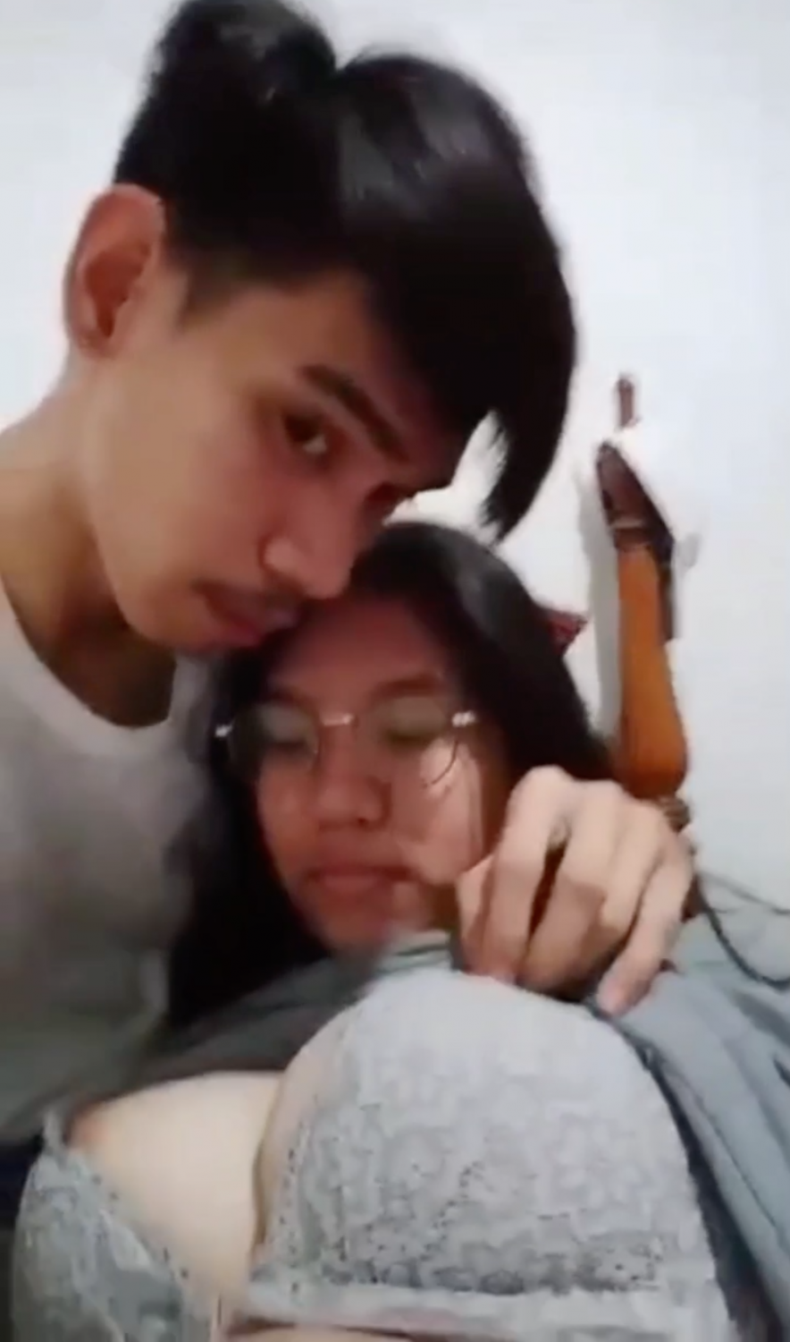 ウォッチング・ゼム・ファック...アイ・ウィッシュ・アイ・ワー・ヒム・ライト・ナウ 1