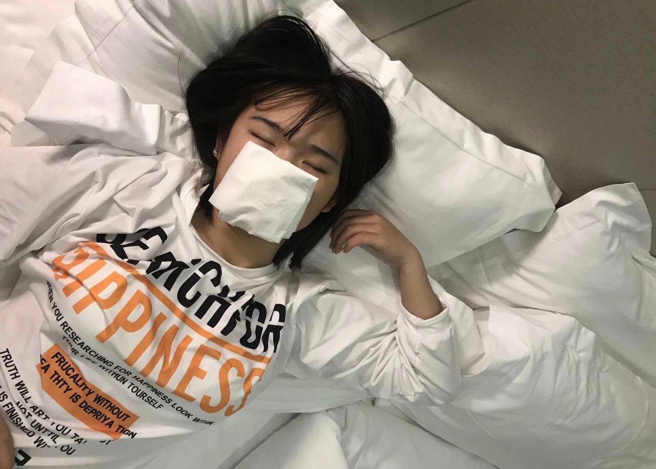 キュート・ジャパニーズ・アマチュア・ガールフレンド・モーンズ・ワイルドリー・イン・ホームメイド・ファック 21