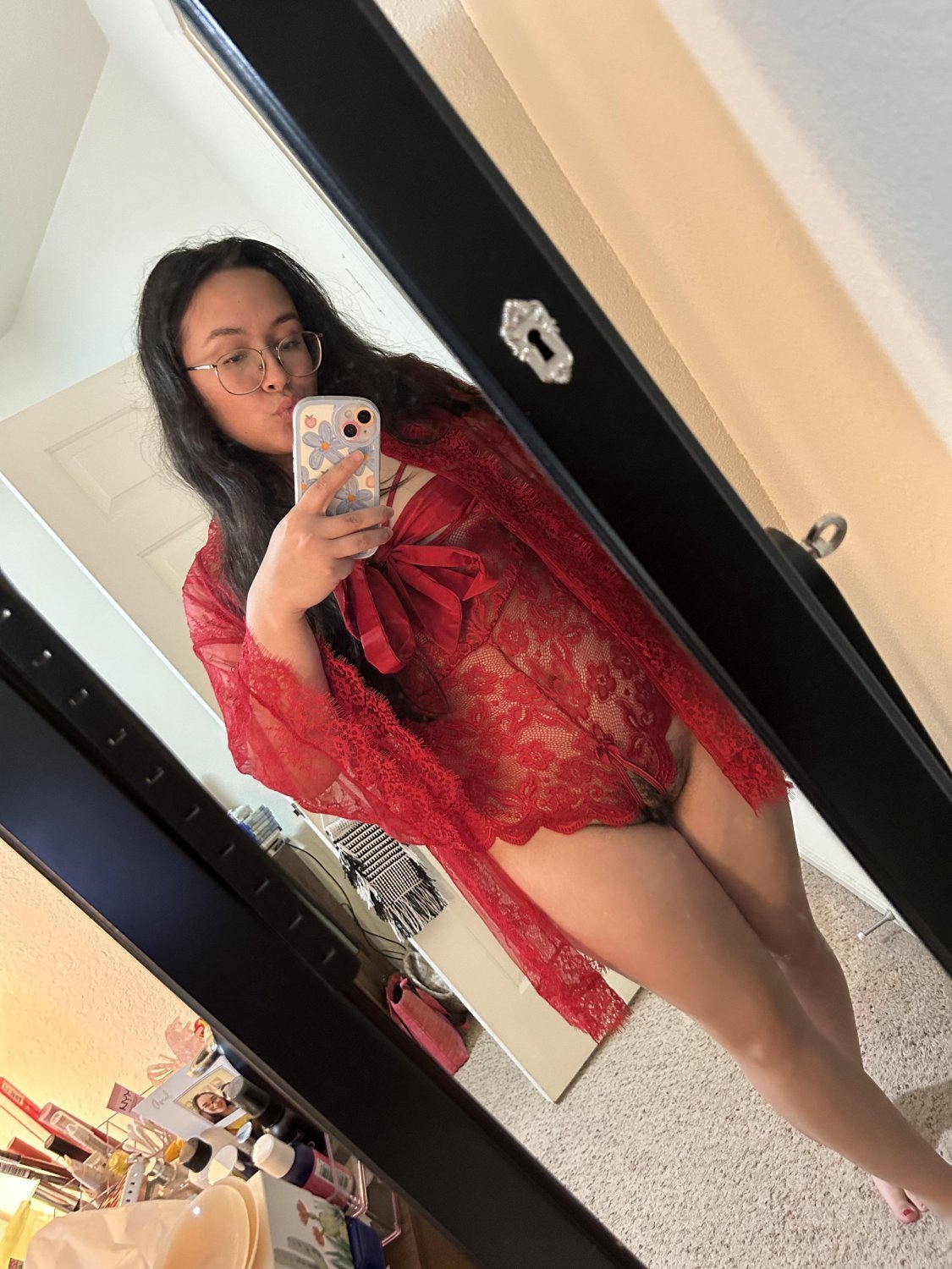 Amateur Latina Esposa con coño peludo 4