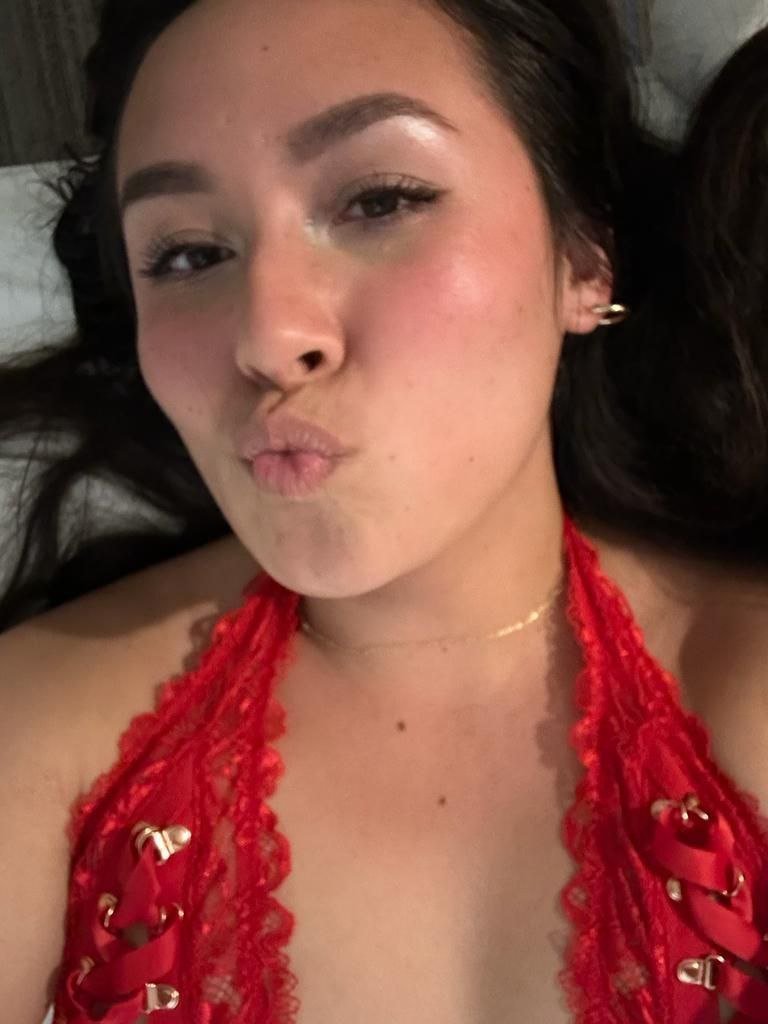 Amateur Latina Esposa con coño peludo 6