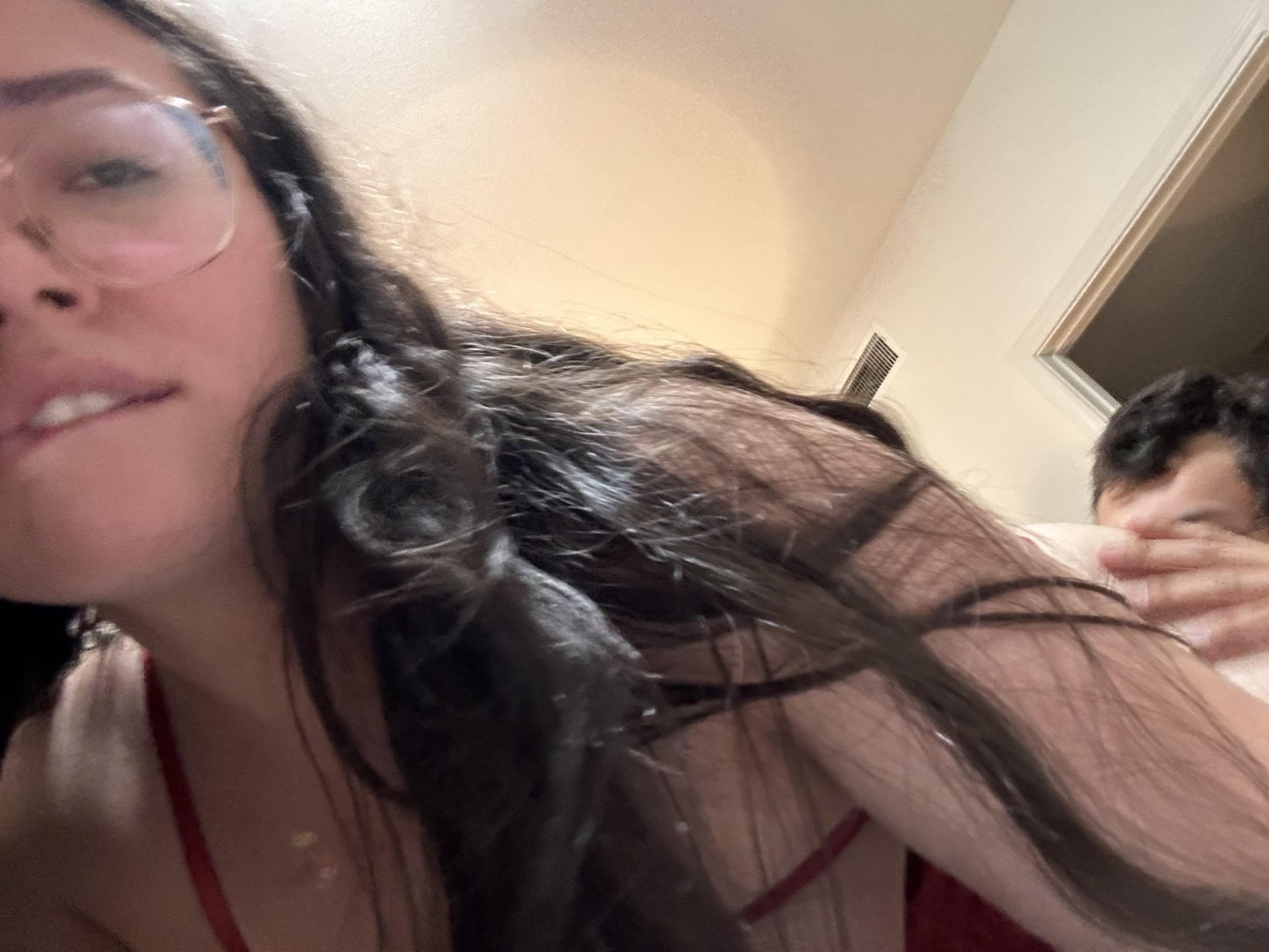 Amateur Latina Esposa con coño peludo 12