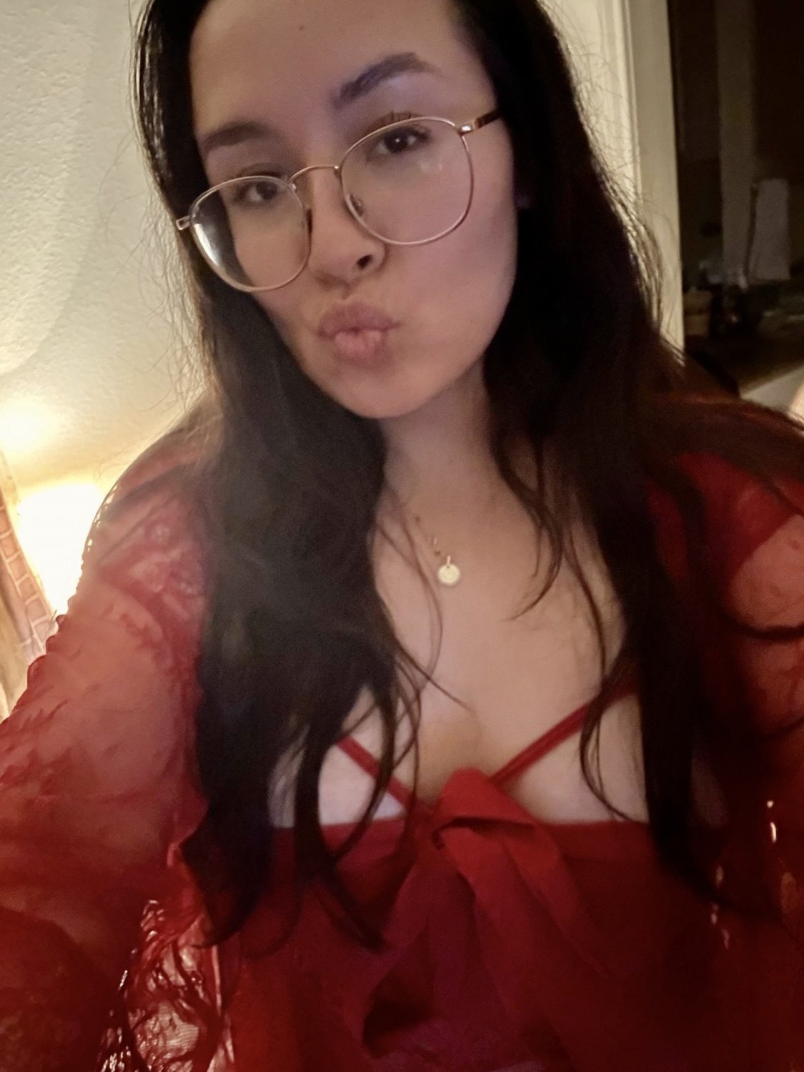 Amateur Latina Esposa con coño peludo 16