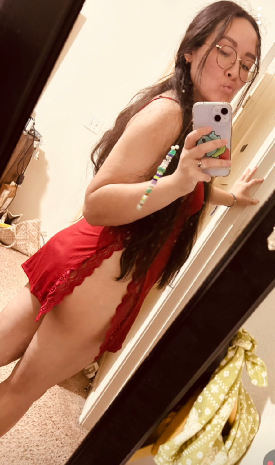 Amateur Latina Esposa con coño peludo 29