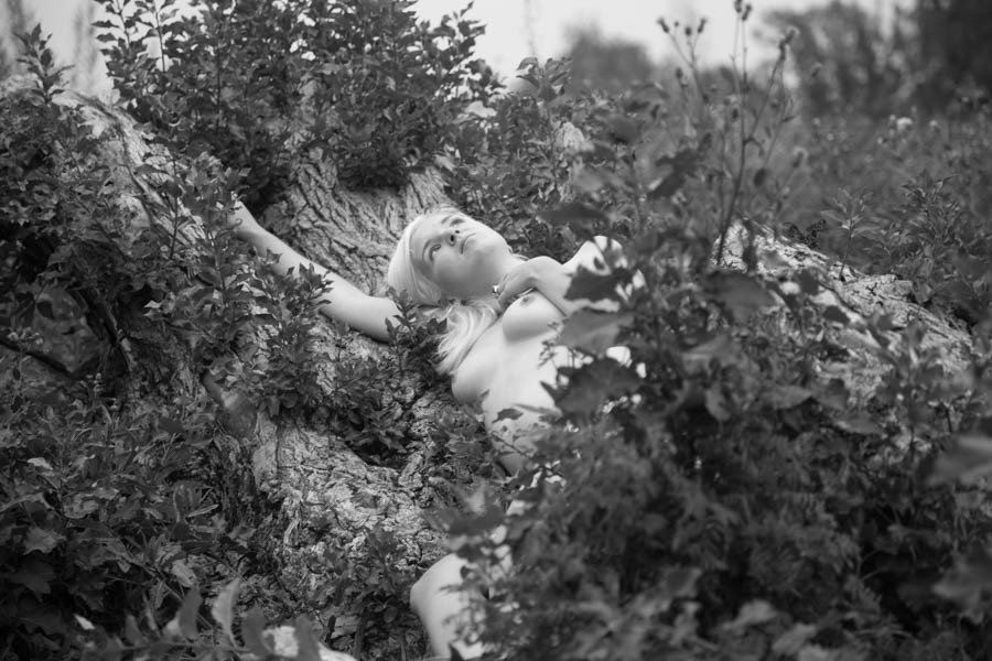 ホーニー・ワイフ・アン・ショウズ・オフ・ハー・ノーティー・サイド・イン・ア・プライベート・セッション 32