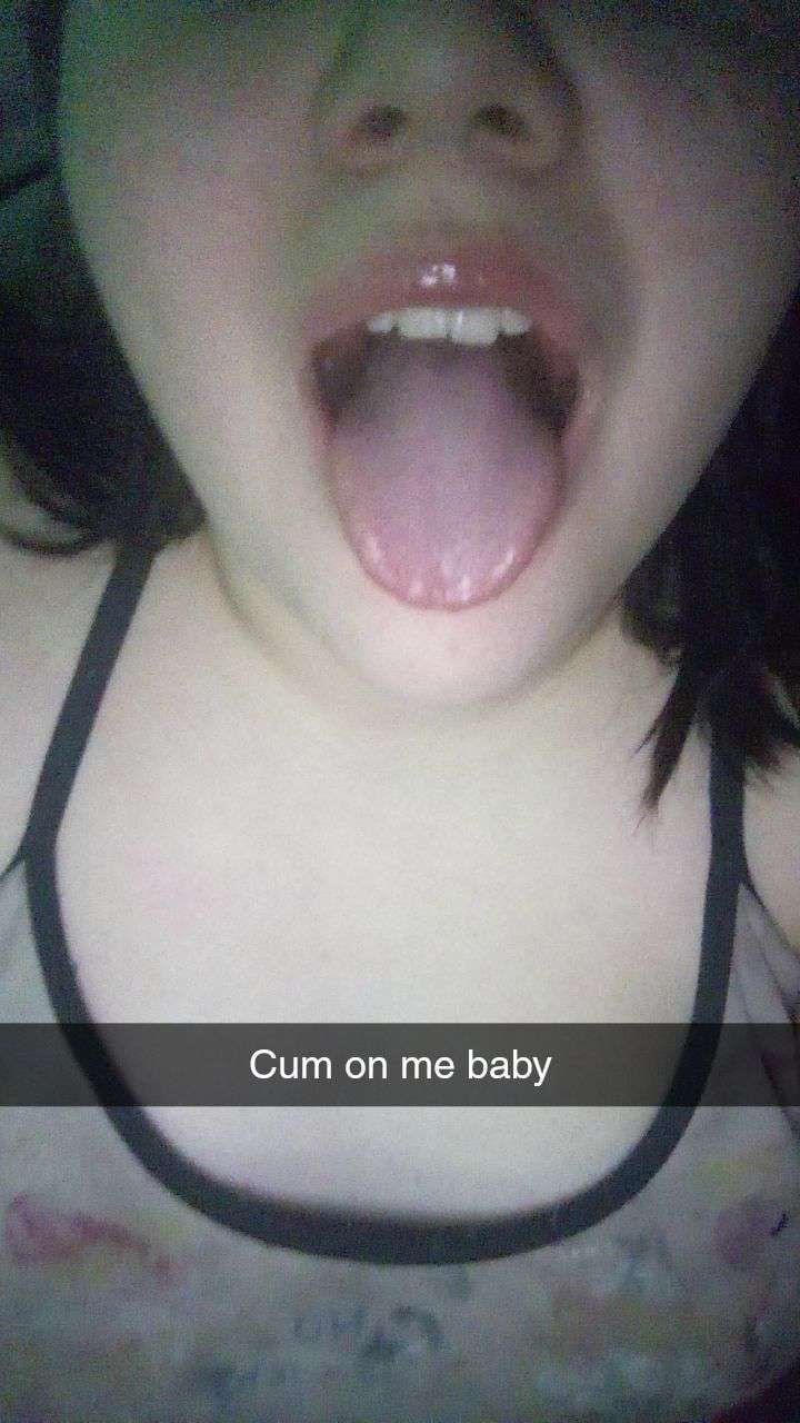 Exposed Floozy Shows Off Her Juicy Curves And Naughty Smirk 4