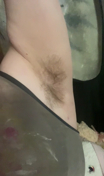 Exposed Floozy Shows Off Her Juicy Curves And Naughty Smirk 7