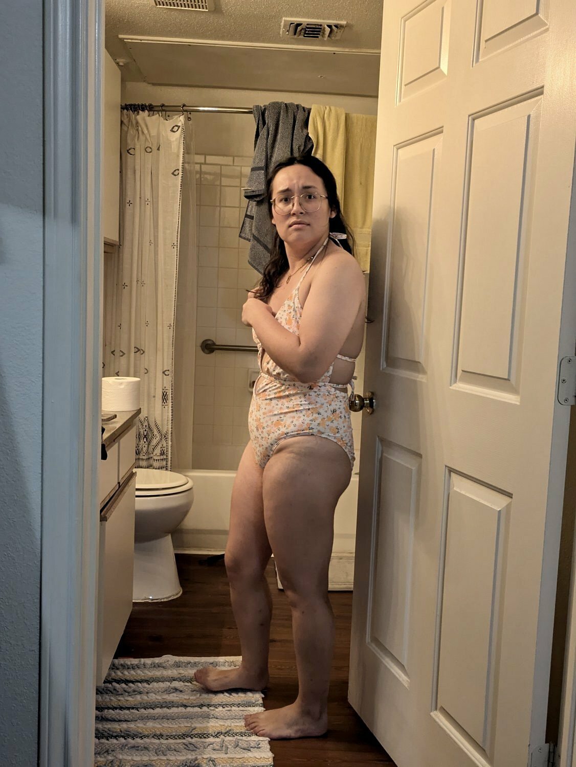 Puta latina peluda fornicando 3