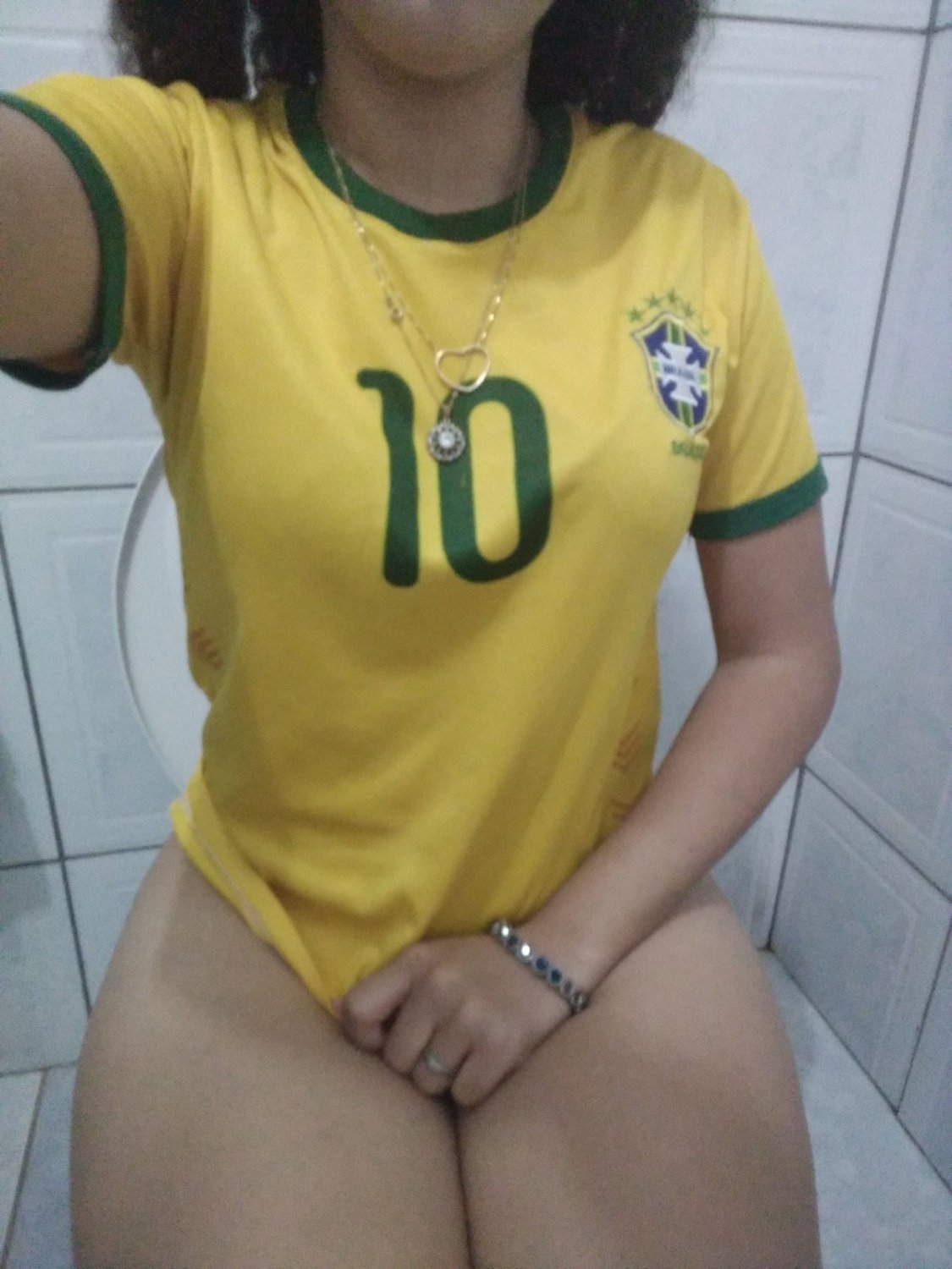 Hottie w brazylijskiej koszulce 1