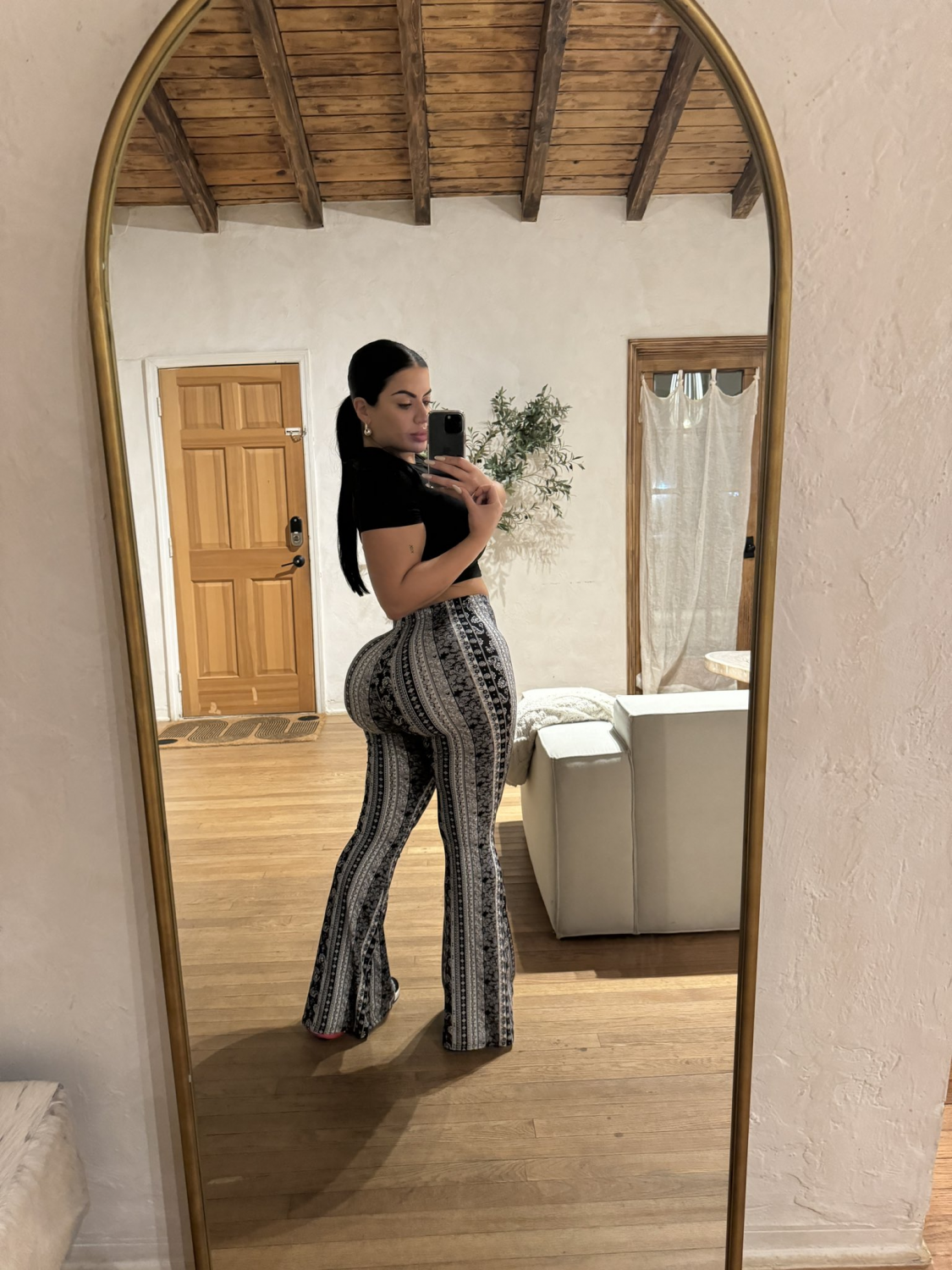 💋ẞølø Çûrv¥ T#íçç 4!r!€$ 9