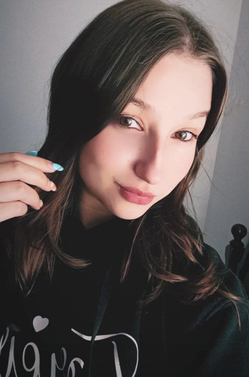 Leaked Slut Exposes Her Soaked Pussy Begging For More 10