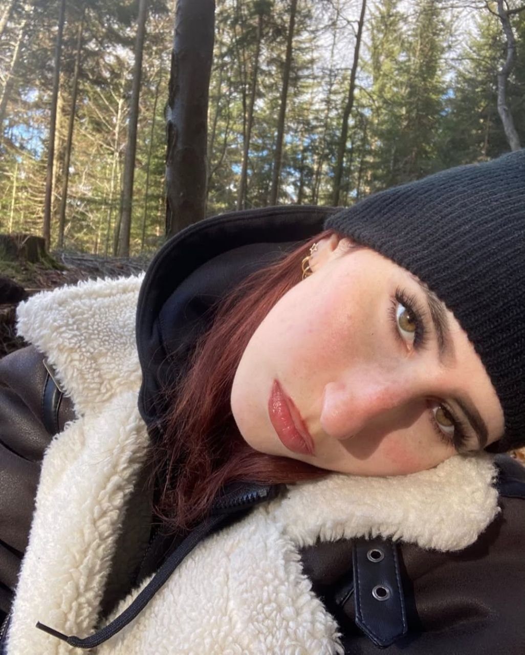 Horny French Prostitute Louise Begs To Be Fucked Rough 5