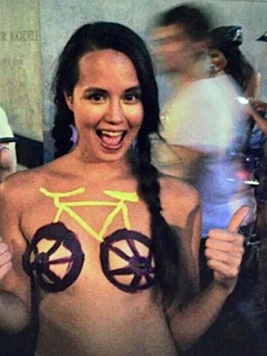 Asian Bikini Babe Teasing In Public With Her Juicy Body 15