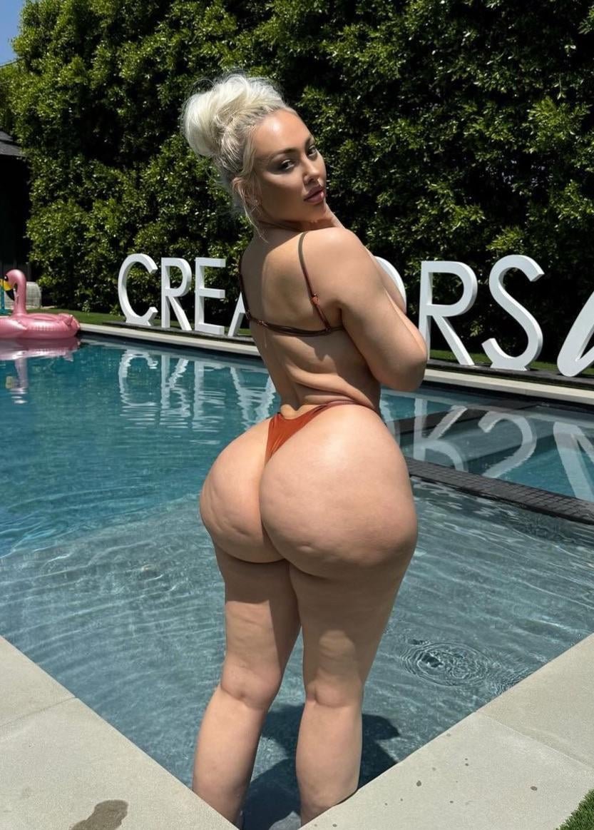 スラット・ウナ・ネデリョフ・エクスポーズド・モーニング・フォア・ディープ・ディック 1