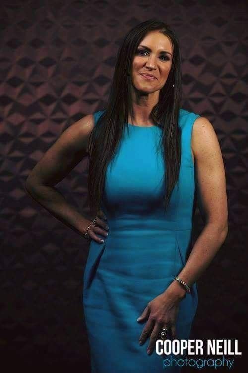 ステファニー・マクマホン — WWEミルフ・レディー・トゥ・ゲット・ファックド・ハード 27