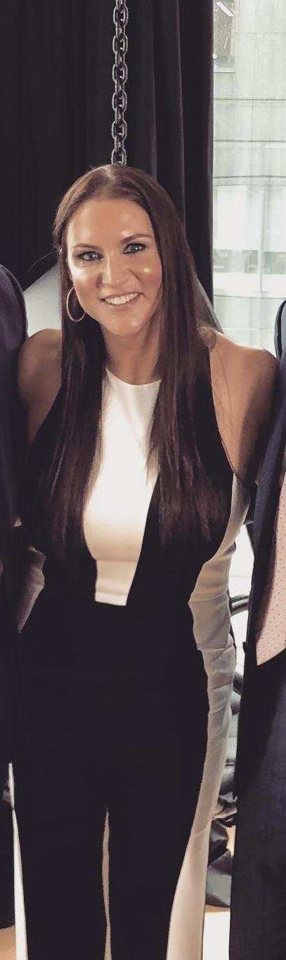 ステファニー・マクマホン — WWEミルフ・レディー・トゥ・ゲット・ファックド・ハード 35