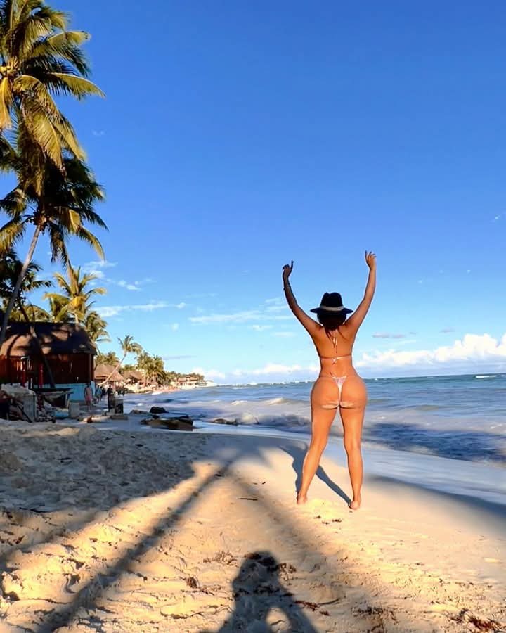 Feminist Whore With A Fat Juicy Booty Begging For Dick 9