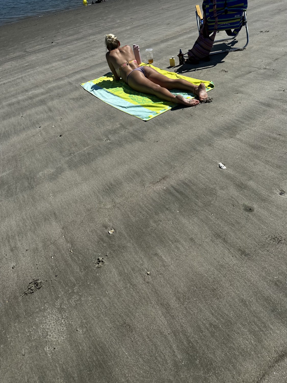 Blond Beach Babe Showing Off Tight Body In Tiny Bikini 4
