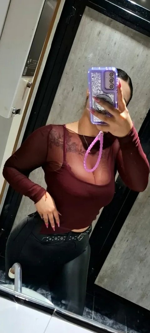 Thick Argentine Slut Flashes Her Fat Ass Before The Club 5