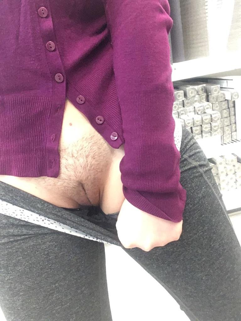 ミルフ・スナップス・セルフィーズ・ホワイル・ソキング・ウェット・フォア・ユー 13