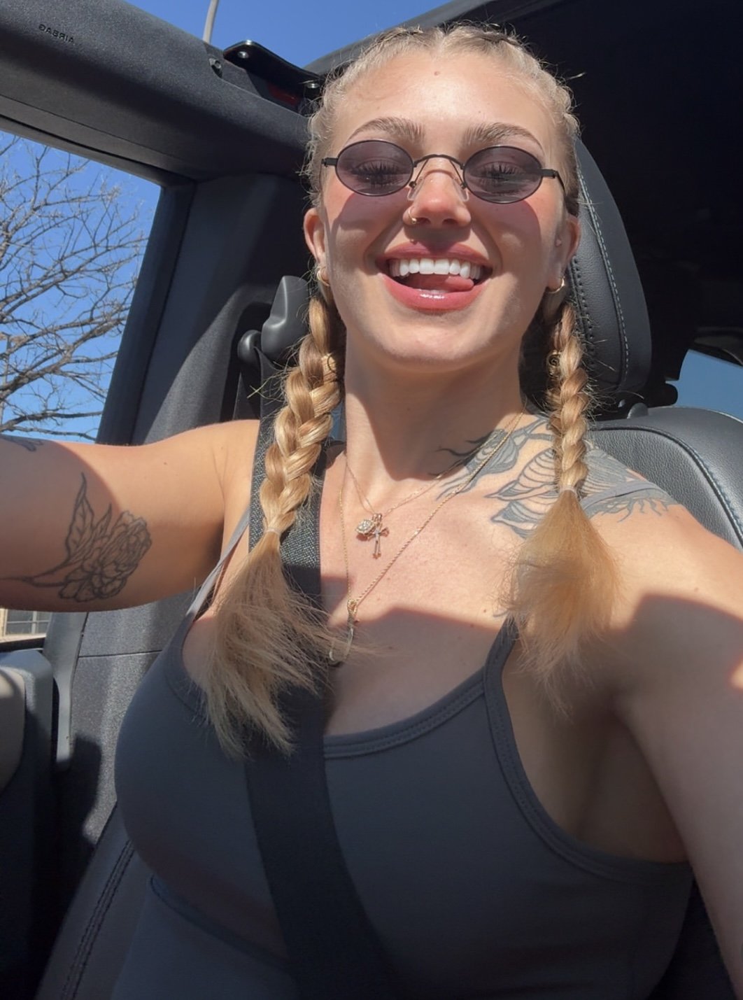 ブロンド・フリーク・イン・セルフィー・モード — ソー・キュート・ユー・ワナ・ルイン・ハー 6