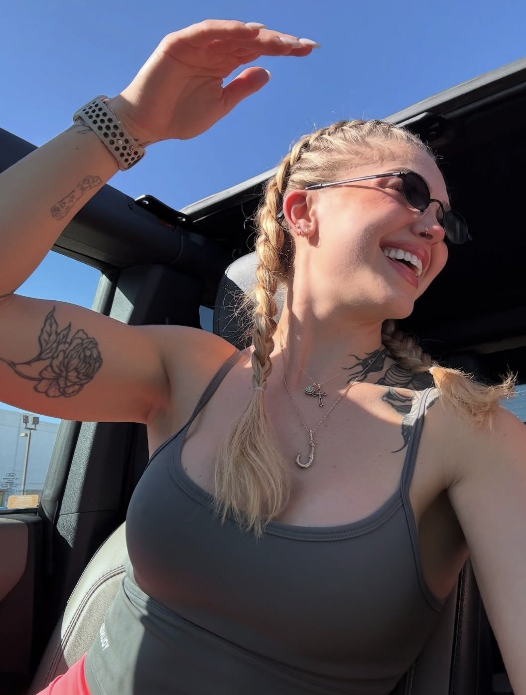 ブロンド・フリーク・イン・セルフィー・モード — ソー・キュート・ユー・ワナ・ルイン・ハー 9