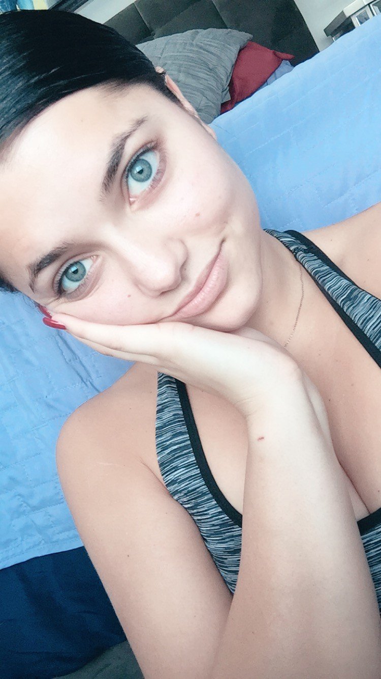 Famous Webslut Macy Fingerfucks Herself Crazy 12