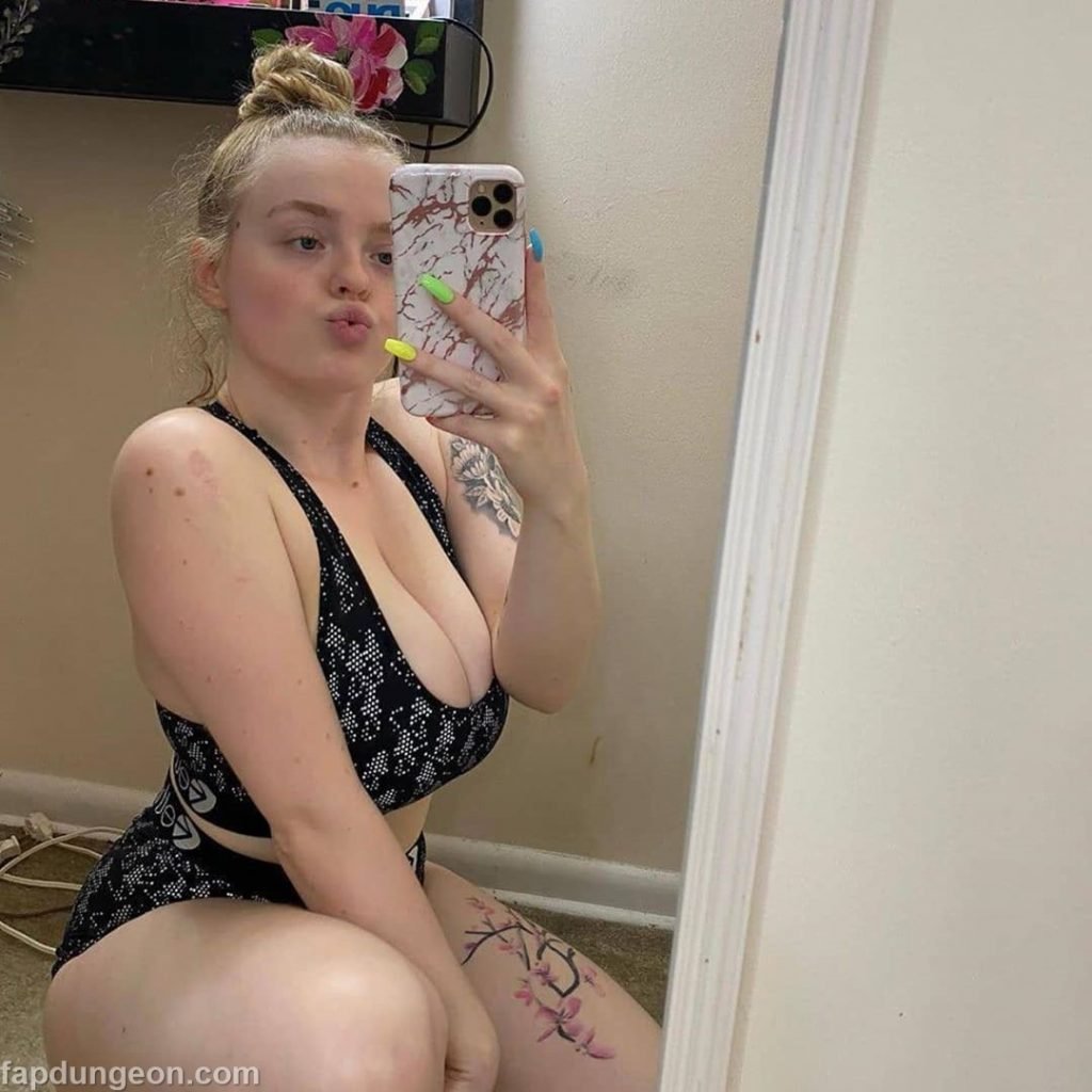 ビッグ・ティット・ベイブ・ベッギング・フォア・モア・コック 22