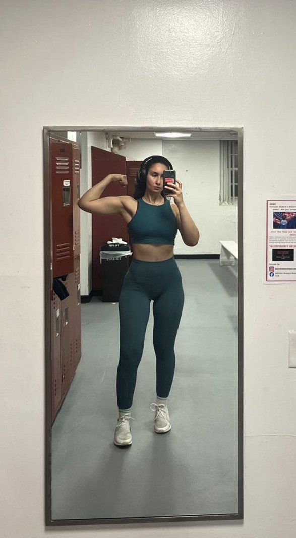 カレッジ・ポーグ・ストラッティング・ハー・ファット・アス・イン・タイト・フィッツ 7