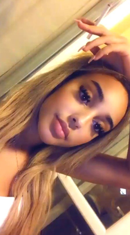 Arab Babe Spreading That Fuckable Body 2