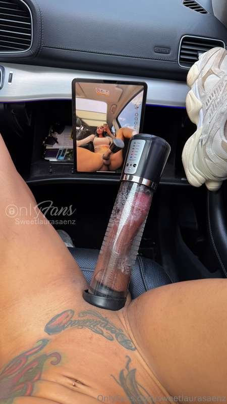 Tranny Laura Saenz Slutty Doll Action 19