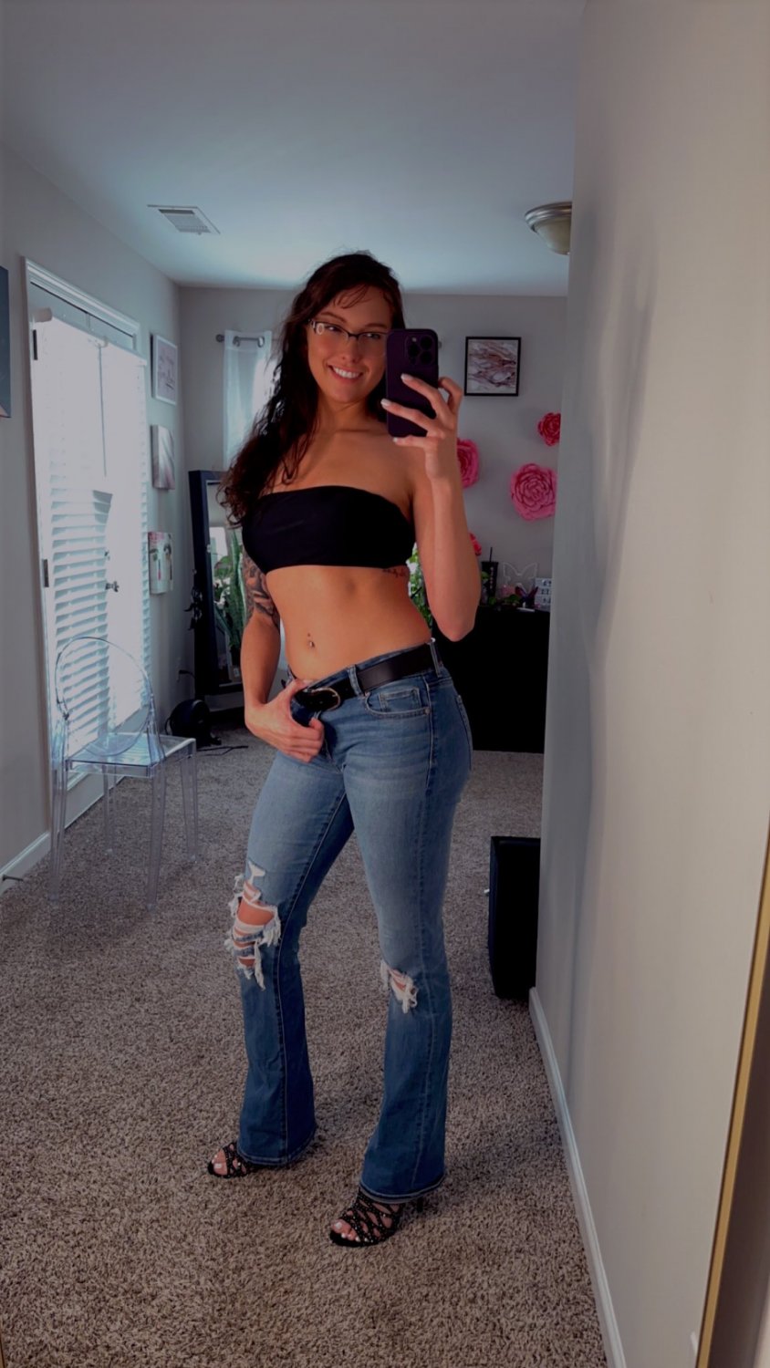 Lassie Ready To Get Her Holes Stuffed Hard 7