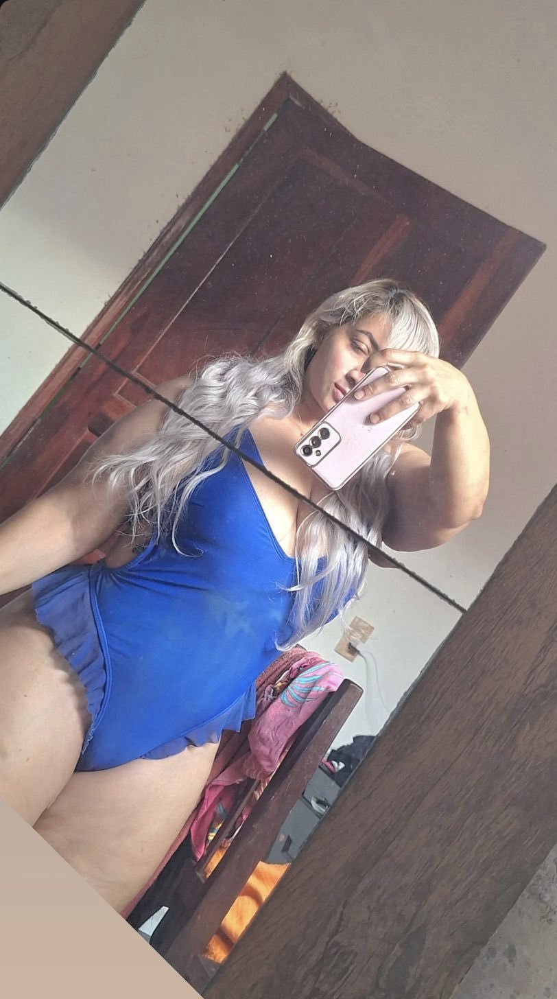 マーシア・ヌネス・ショウイング・オフ・ハー・デリシャス・プッシー 1