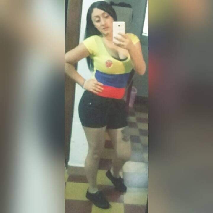 Hot Amateur Colombian Babe Showing Off Her Naughty Side 7