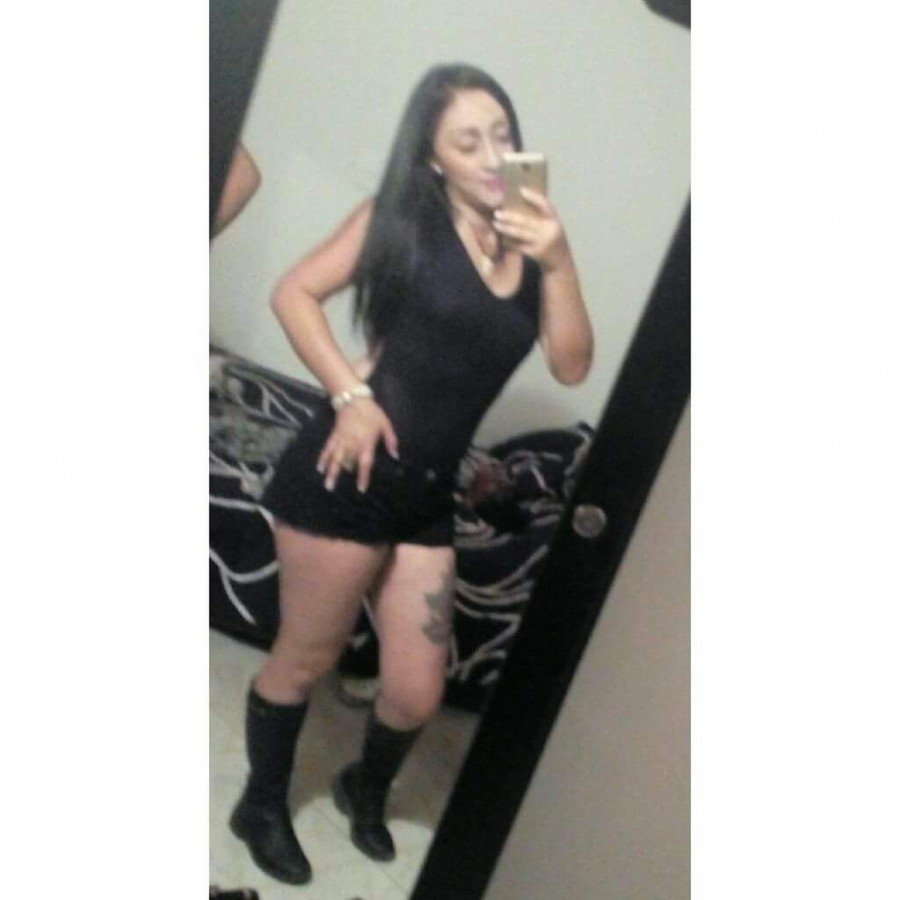 Hot Amateur Colombian Babe Showing Off Her Naughty Side 10