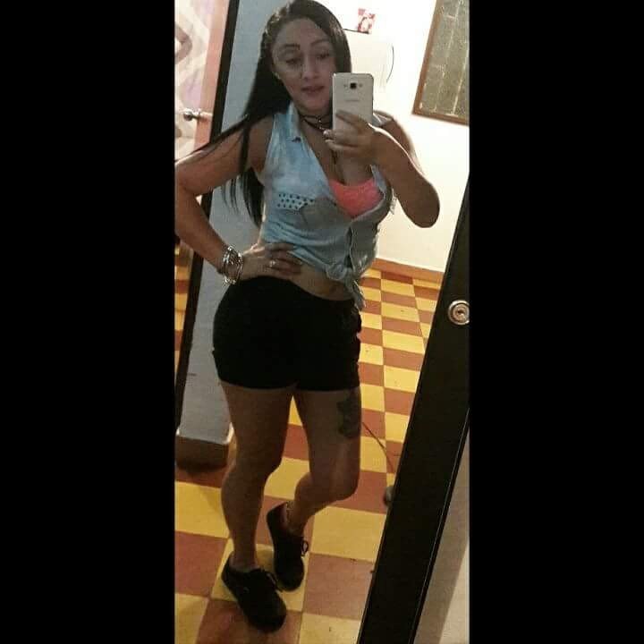 Hot Amateur Colombian Babe Showing Off Her Naughty Side 14