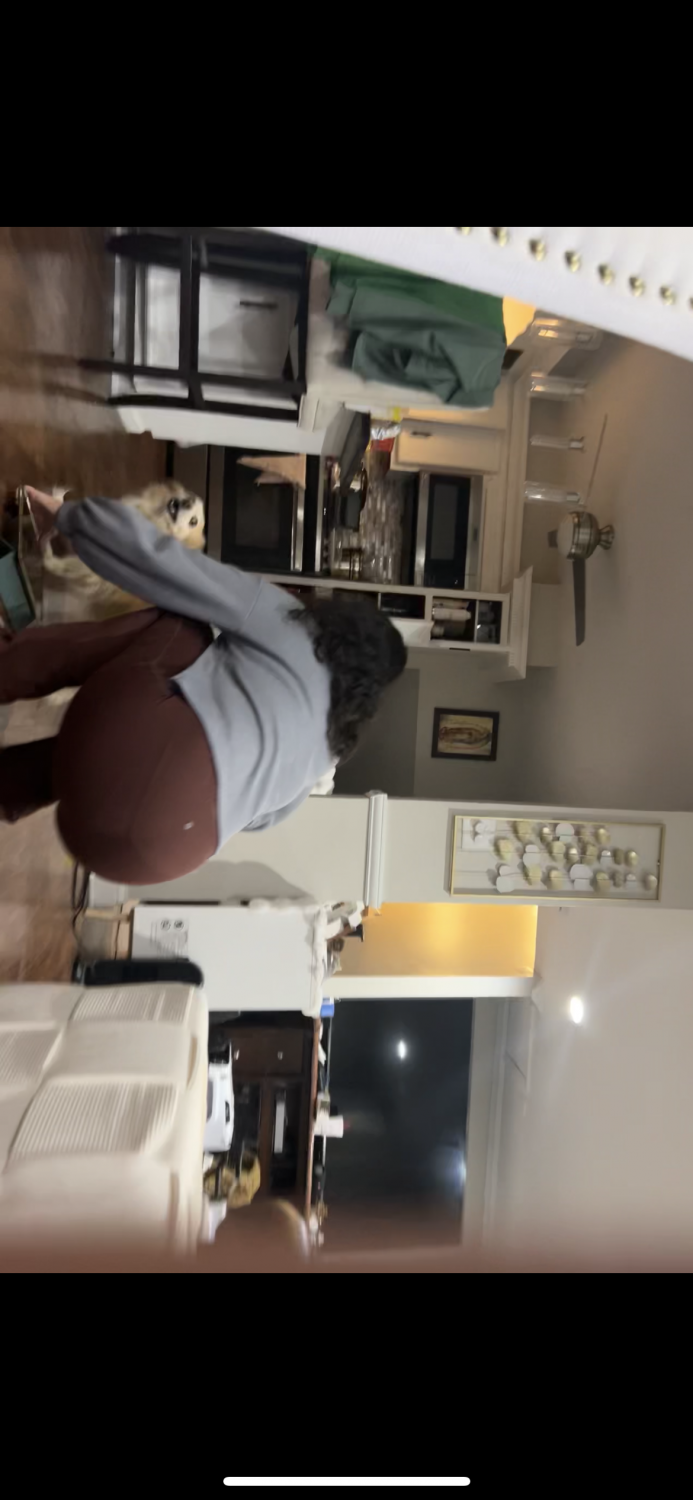 Sexy Sister-in-Law Bends Over in Tight Leggings for the Camera 3